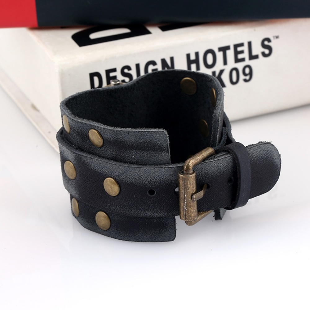 Punk Style Vintage Leather Mens Watch - Picture 3 of 3